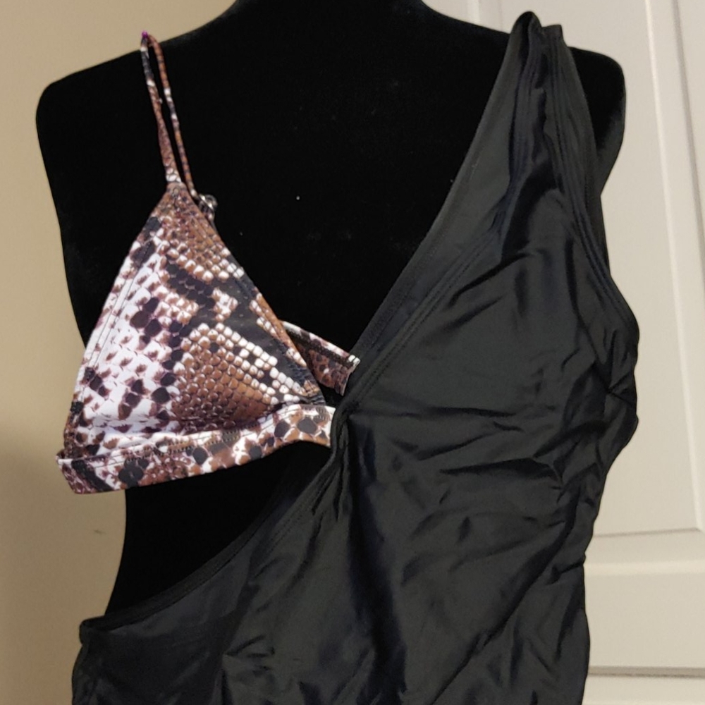 Brand New bathing suit - Picture 2 of 3